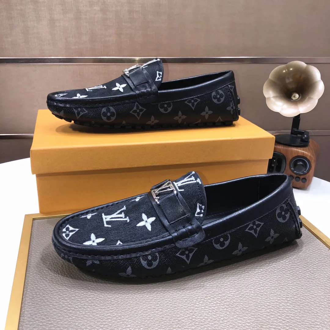 Men's men's shoes 💰420💰 [LV Doudou shoes] (water-dyed cowhide lining) new model is on the market, available on the official website. The new Doudou shoes are processed into single-color materials, and the uppers are made of imported cowhide material. The body of the shoe is fully hemmed with mark thread, and is lined with imported original cowhide leather. The elegant shoe shape is super suitable for all-matching, and the size is 38-44.
